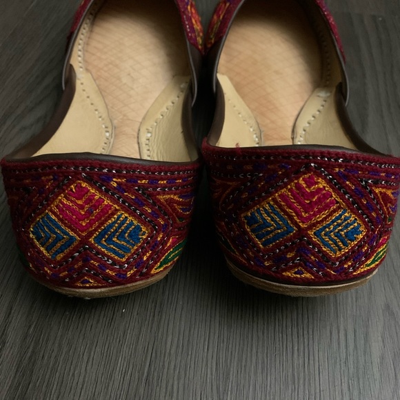 Artisan hand embroidered leather flats shoes 8.5 - Picture 6 of 7